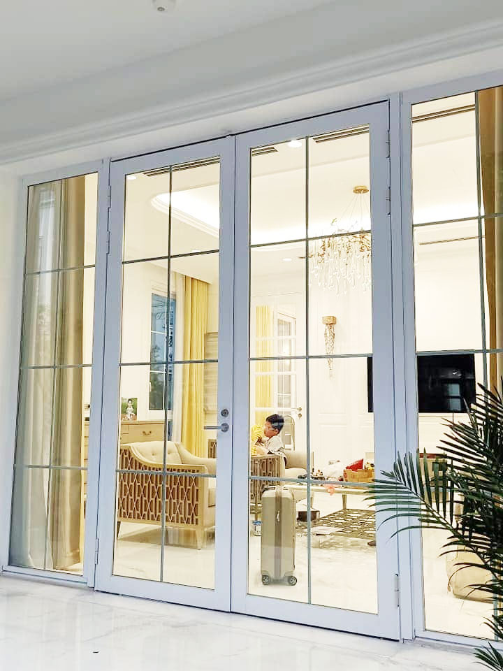 Cửa đi 2 cánh mở quay