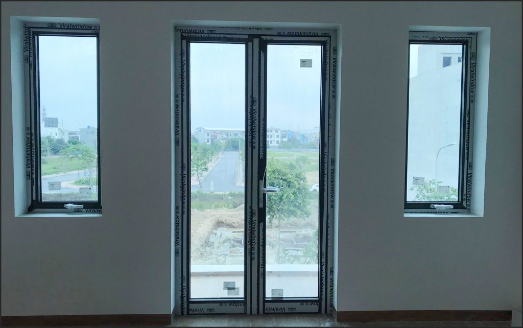 Cửa sổ mở quay hoặc hất - VRA50